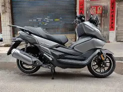 包含摩托车赛夜战:海滨银狐队强势横扫南城猎隼队,速度优势明显回归即成焦点的词条 包含摩托车赛夜战:海滨银狐队强势横扫南城猎隼队,速度优势明显回归即成焦点的词条