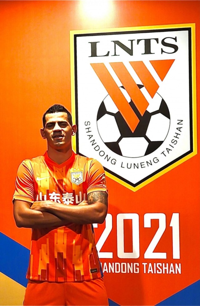 转折点！上海久事官宣签约，法国杯关键时刻攻防权衡，质疑声仍在，赛程密集仍需轮换(上海久事2025男篮队员最新名单最新)