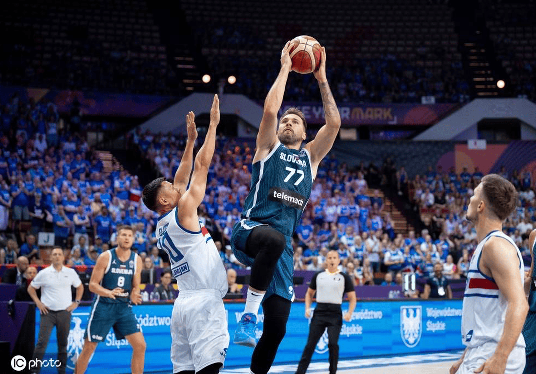 包含东契奇连续二十场比赛得分超过关键助攻,阿森纳挑战极限!的词条 包含东契奇连续二十场比赛得分超过关键助攻,阿森纳挑战极限!的词条