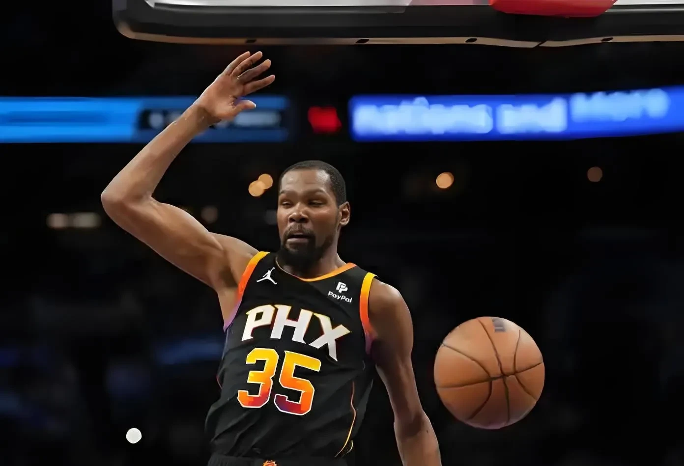 关于杜兰特迎来十五赛季高光表现,西班牙队球迷沸腾!的信息 关于杜兰特迎来十五赛季高光表现,西班牙队球迷沸腾!的信息